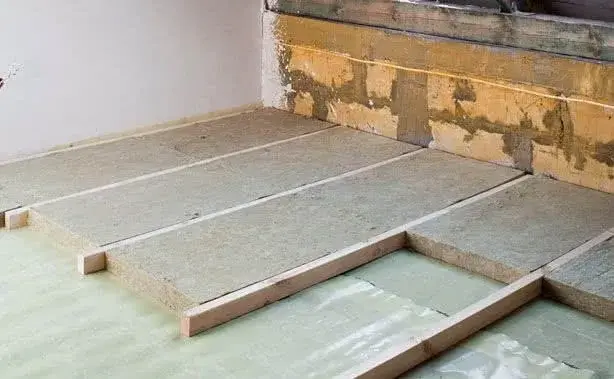 Jak szybko i skutecznie wypoziomować podłogę na poddaszu - poradnik krok po kroku
