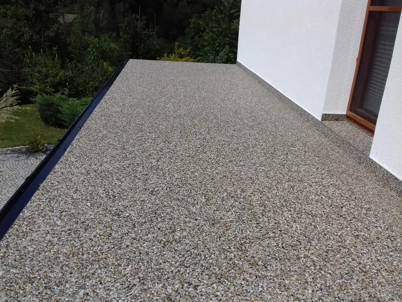 Zdjęcie Betonowy dywan - Innowacyjny i elegancki dekoracyjny kamienny dekor